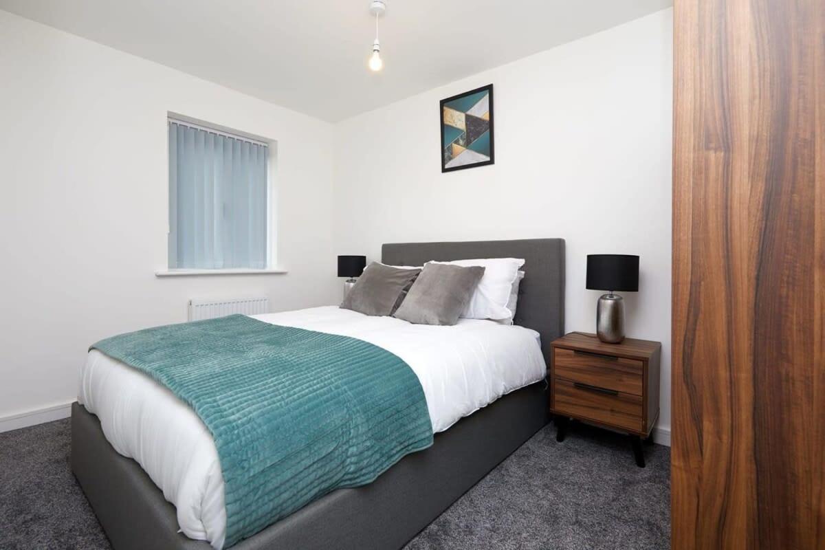 Beautiful Brand New 3 Bedroom Centre House With Garden * Derby