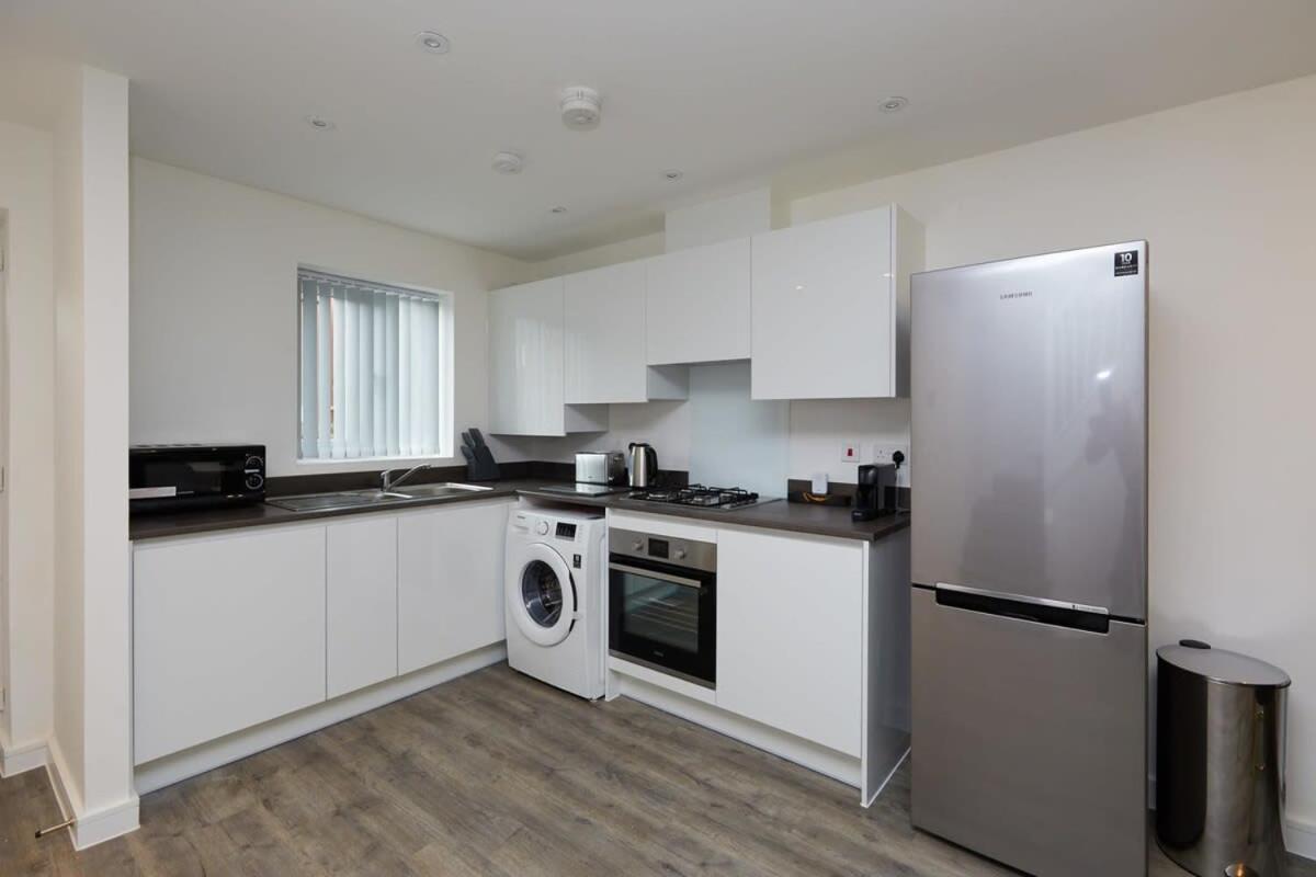 Beautiful Brand New 3 Bedroom Centre House With Garden