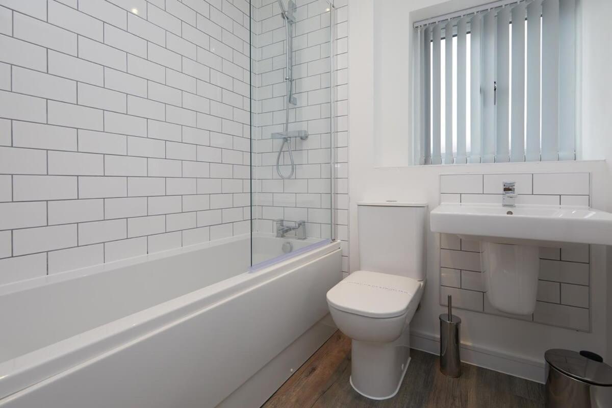 Holiday home Beautiful Brand New 3 Bedroom Centre House With Garden *