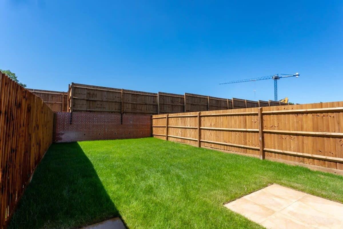 Holiday home Beautiful Brand New 3 Bedroom Centre House With Garden