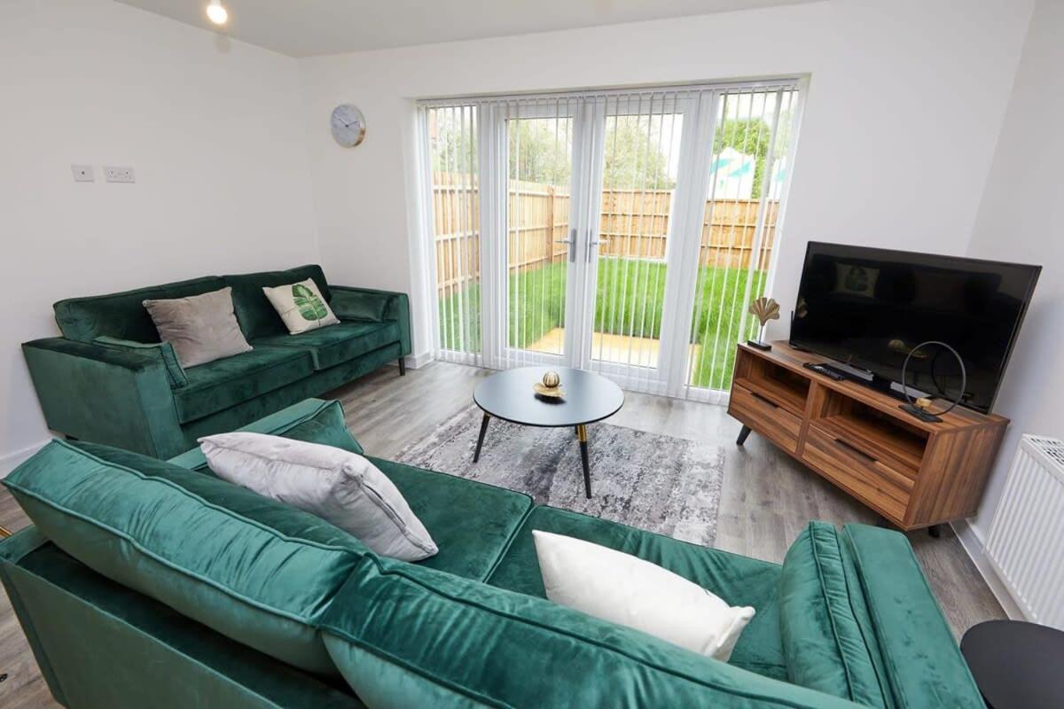 Beautiful Brand New 3 Bedroom Centre House With Garden * Derby